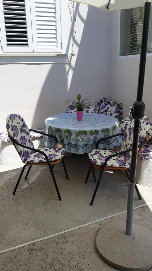 Mini Apartment Petra - Rooms Purple & Green With Kitchen And Garden Ντουμπρόβνικ Εξωτερικό φωτογραφία