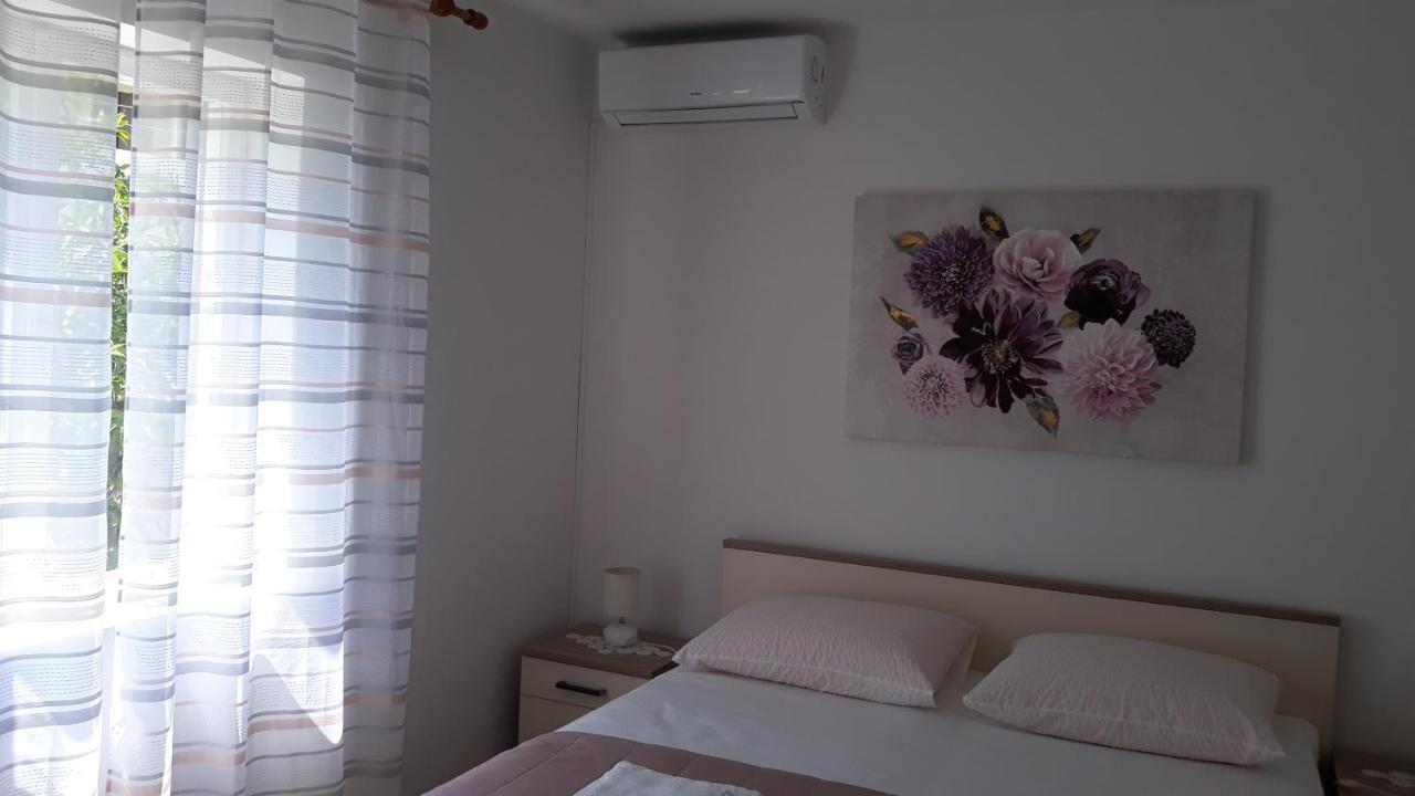 Mini Apartment Petra - Rooms Purple & Green With Kitchen And Garden Ντουμπρόβνικ Εξωτερικό φωτογραφία