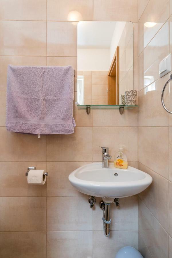 Mini Apartment Petra - Rooms Purple & Green With Kitchen And Garden Ντουμπρόβνικ Εξωτερικό φωτογραφία