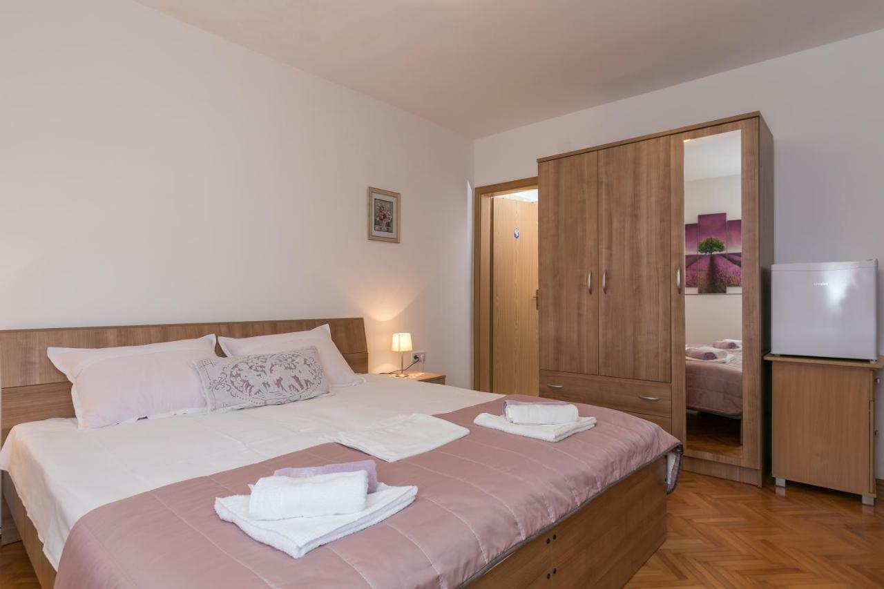 Mini Apartment Petra - Rooms Purple & Green With Kitchen And Garden Ντουμπρόβνικ Εξωτερικό φωτογραφία